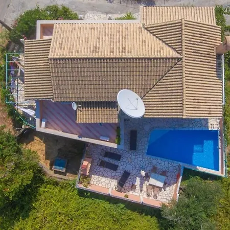 Villa Lavranos House *