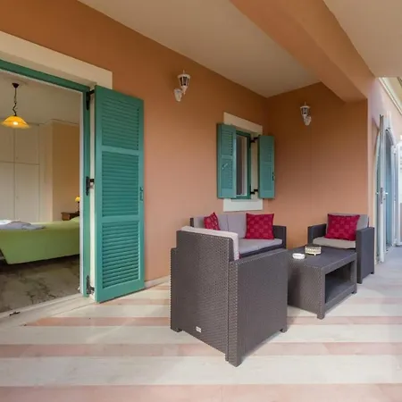 Villa Lavranos House